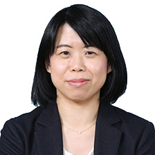 英語科主任:渡辺 友香<br />(グローバル教育推進部長)