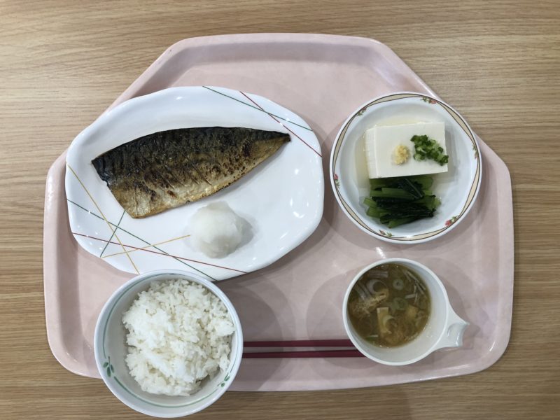 塾説明会とは関係ありませんが・・本日はサバの塩焼きでした。