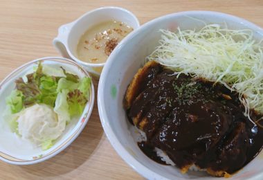 9月9日_デミカツ丼 （デミグラスソースカツ丼）&チキンクリームスープ