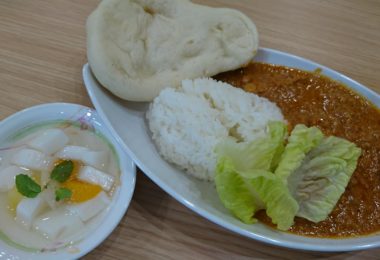 10月9日_ナン付バターチキンのカレー&杏仁豆腐