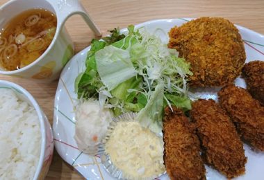 11月15日_カキフライとカレーコロッケ_サラダ_味噌汁　