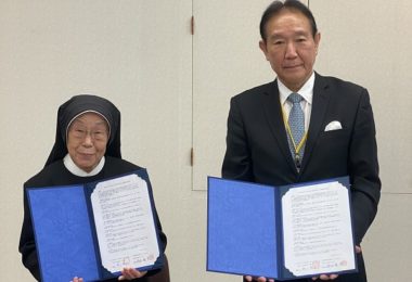 学校法人東京純心女子学園 森山叡子理事長と学校法人東京女子学院 碓田聖史理事長