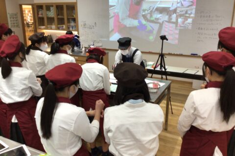 秋田県の高校とリモート調理実習でマカロン作り！