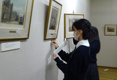 Photo Club_SAKAI GALLERY『描かれた英王室の七宮殿』作品を展示中