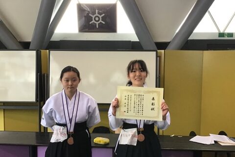 弓道部は、第11回 東京都中学校弓道遠的大会において、団体第3位に入賞しました。