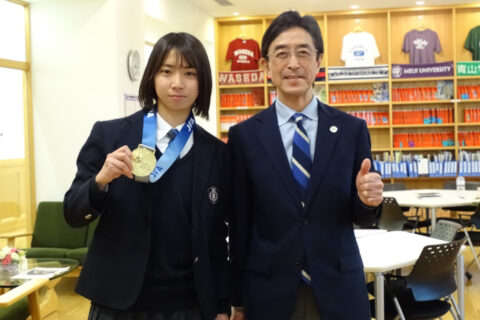 藤﨑智子さん（高3）が所属する三菱重工浦和レッズレディースが1月25日に開催された皇后杯決勝で優勝しました！