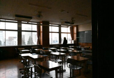 Photo Club_S1_Kokona.W_教室で・・・